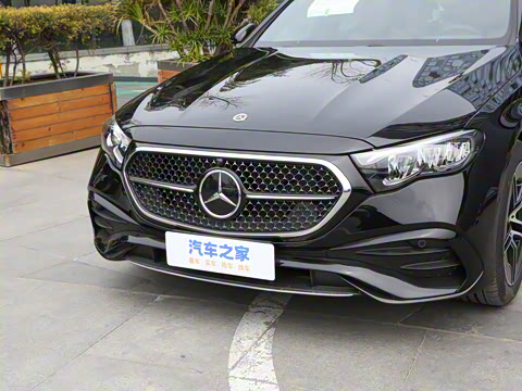 2025�� �Ŀ� E 300 L �����˶���