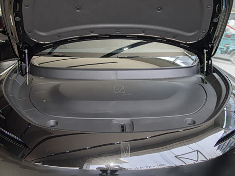 2025�� �Ŀ� Max ���̰�