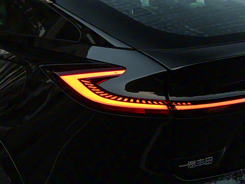 2025�� 550 PRO���а�