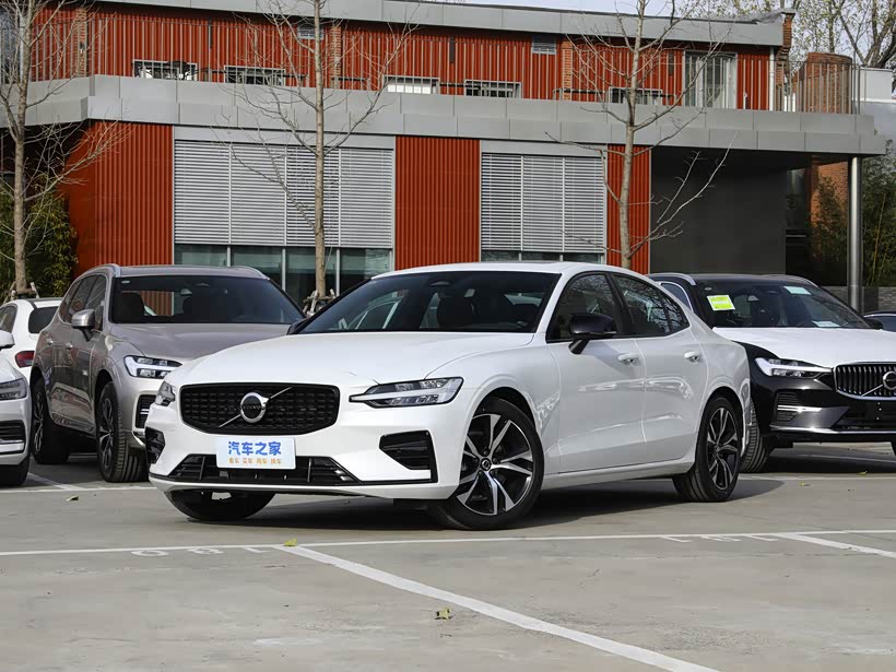 沃尔沃s60店内正在促销中欢迎试乘试驾