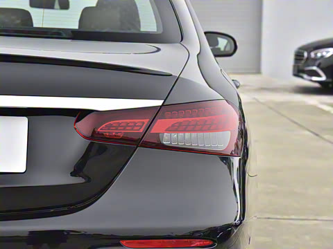 2022�� E 260 ʱ�����˶���