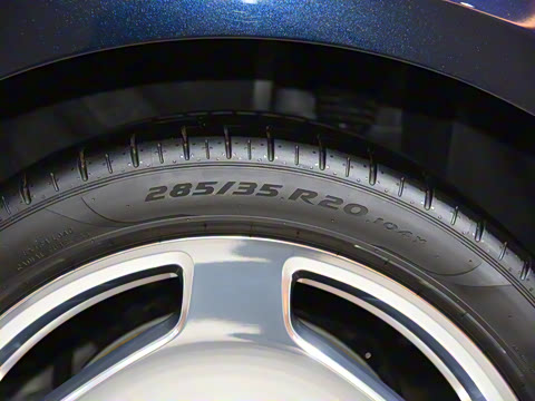 2023�� S 680 4MATIC ���ĸ߶��׷���˫ɫ