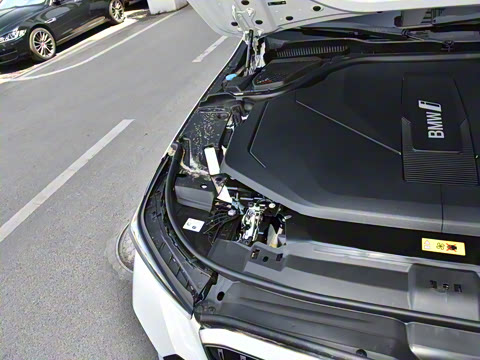 2025 xDrive 50L M˶װ