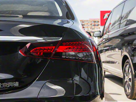 2022�� �Ŀ�� E 350 e L ���ʽ��϶����γ�