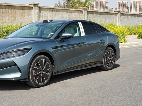 2025�� EV 701KM�����״��콢��