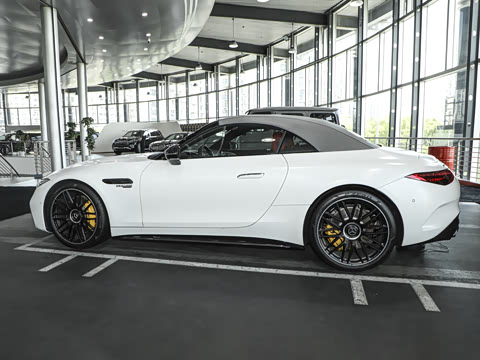 2024�� AMG SL 63 4MATIC+