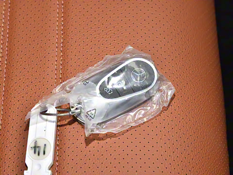 2025�� GLC 300 L 4MATIC ������ 7��