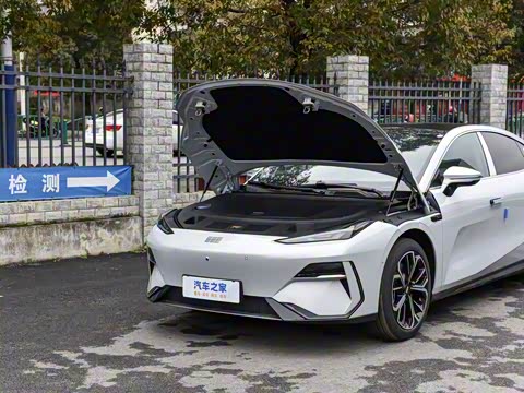 2025�� 700km Զ���Ǽݰ�