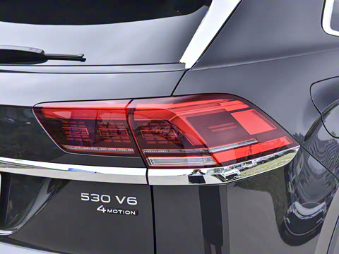 2022�� ;��X 530 V6 ������������