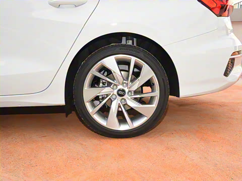 2023�� �Ŀ� A3L Limousine 35 TFSI ʱ��������