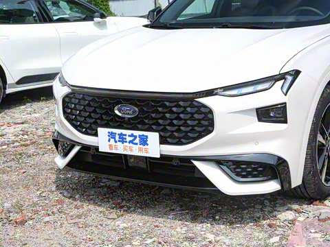 2022�� �Ŀ� EcoBoost 245 ST-Line