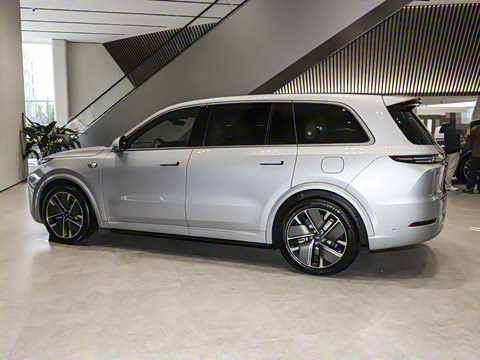 2025�� Ultra ���ܻ��°�