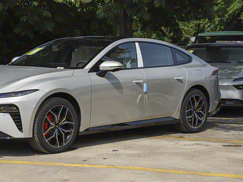 2025�� ���� 650ProѲ����