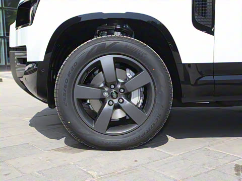 2023�� 110 3.0T P400 X-DYNAMIC HSE