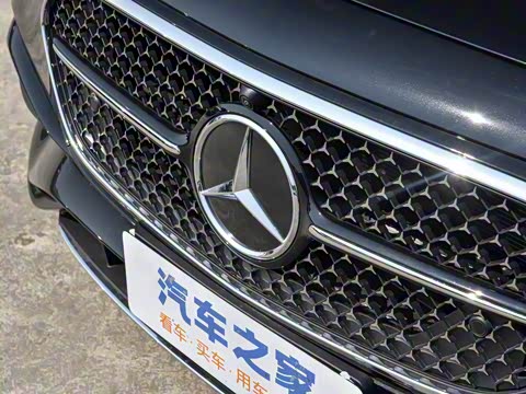 2025�� �Ŀ� E 260 L �˶���