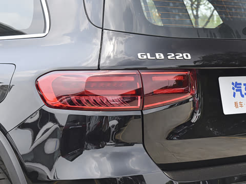 2025 GLB 220 ʱ
