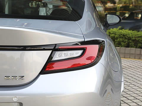 2022�� 2.4L �ֶ���