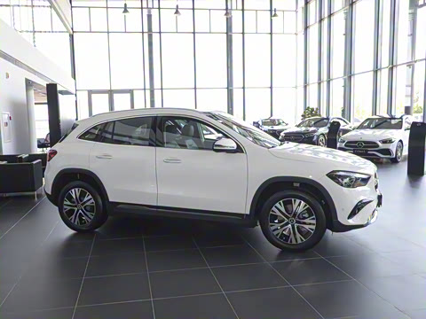 2025�� �Ŀ� GLA 220
