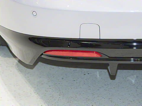 2025�� 75kWh Touring