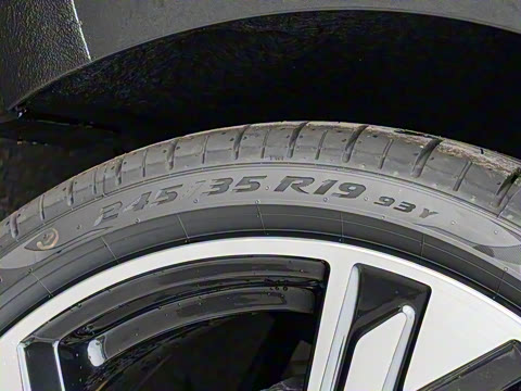 2025�� 200���������� 40 TFSI ���������� B&O ��ҹ��