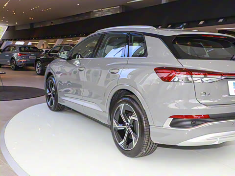 2022�� 50 e-tron quattro ������