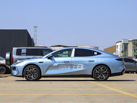 2025�� 700km Զ���Ǽݰ�