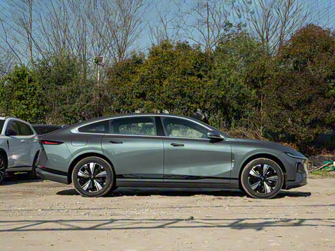 2025�� �������̰� 140��Ӣ��