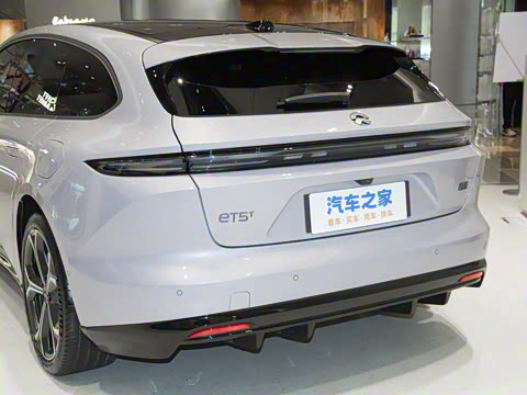 2025�� 75kWh Touring