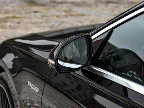 2025�� AMG S 63 L E Performance