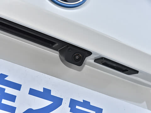 2025 xDrive 50L M˶װ