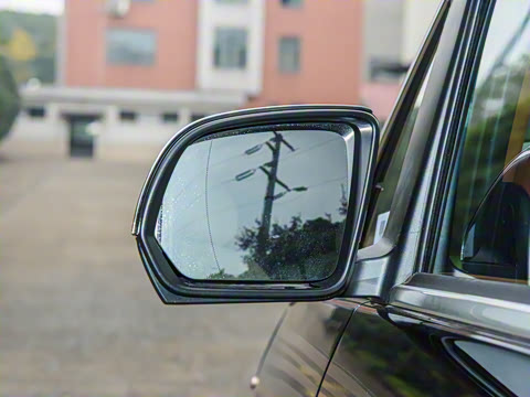 2025�� 2.0T ʢ��