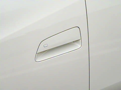 2025�� �Ǽݰ� 305km ���ɰ�