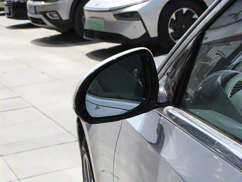 2025�� �Ŀ� E 300 L ʱ����