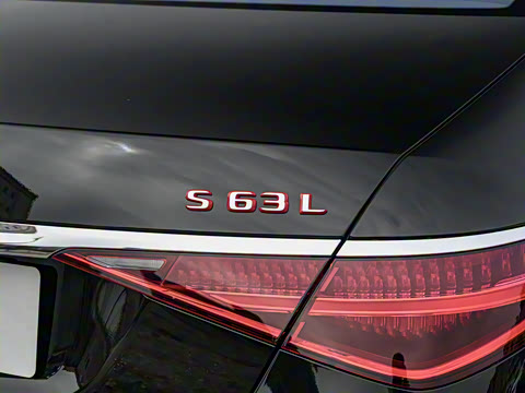 2025�� AMG S 63 L E Performance