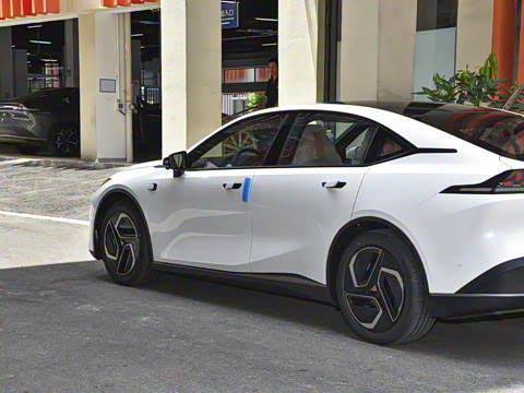 2025�� 530UltraǬ���Ǽ�ADS SE�����