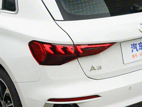 2023�� �Ŀ� Sportback 35 TFSI ��ȡ�˶���