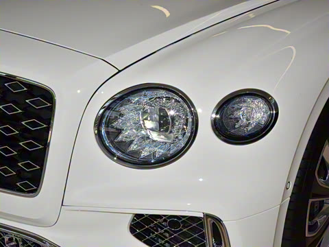 2026�� 4.0T V8 Mulliner