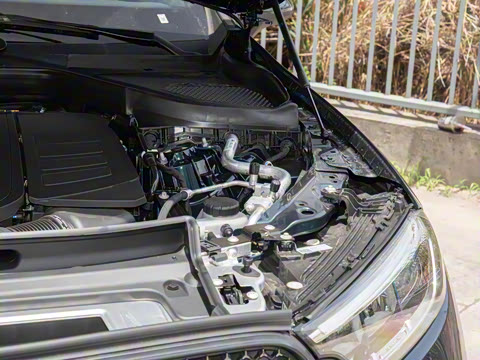 2025�� �Ŀ� GLC 260 L 4MATIC ������