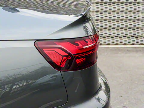 2025�� 200���������� 40 TFSI ���������� B&O ��ҹ��