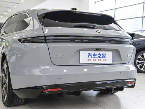 2025�� 75kWh Touring