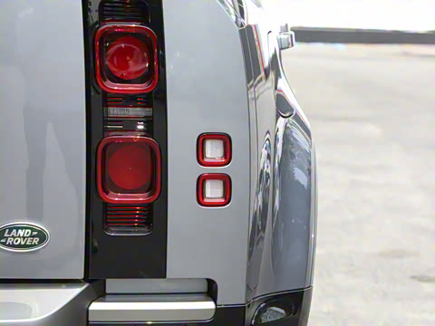 2023�� 110 3.0T P400 X-DYNAMIC HSE