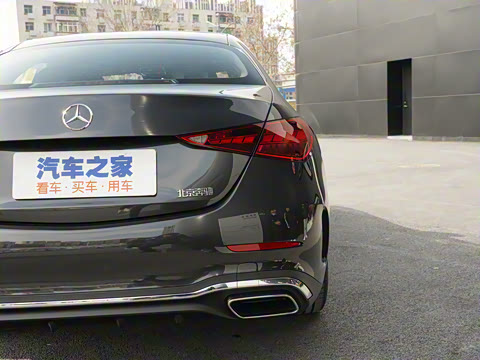 2022�� �Ŀ� C 260 L �˶���