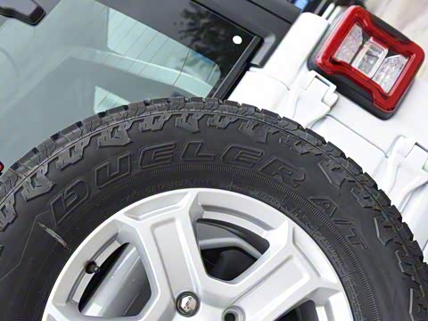 2018�� 2.0T Sahara ���Ű�