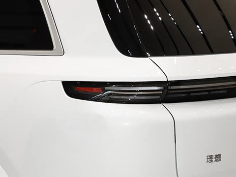 2025�� Ultra ���ܻ��°�