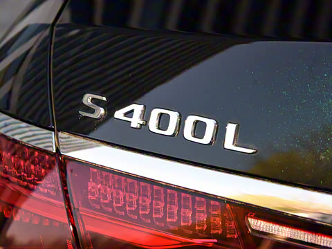 2022�� �Ŀ� S 400 L ������