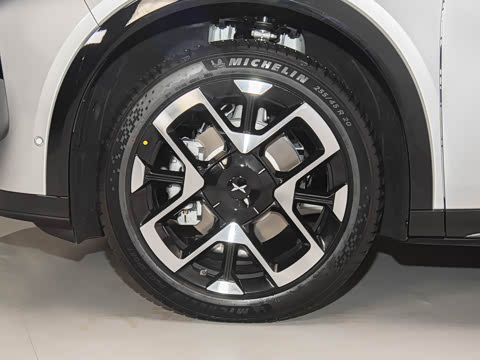 2025�� 702 �������� Ultra