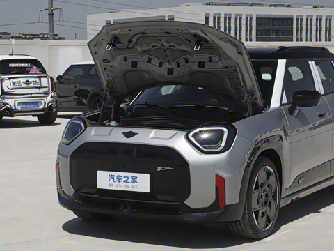 2025�� JOHN COOPER WORKS