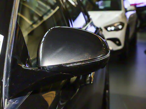 2025�� E 300 L ʱ����