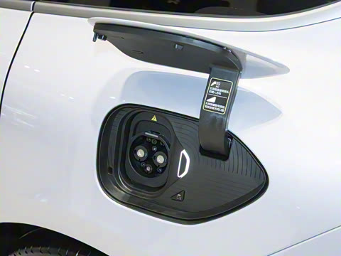 2025�� 75kWh Touring