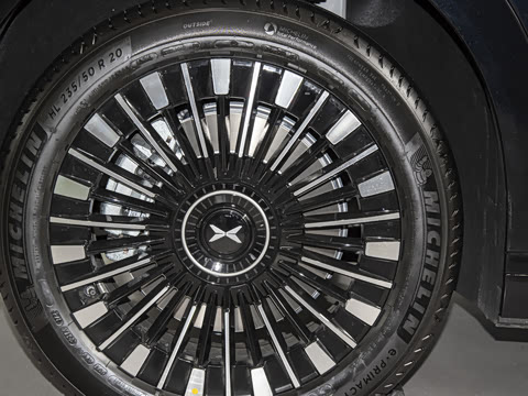 2025�� ���� 650������ Max